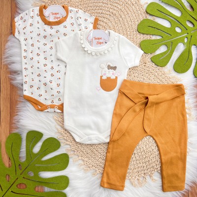 Conj. de Malha 3 peças - Coelhinha no Bolsinho - Mostarda e Off White